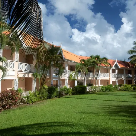 Coco Reef Resort & Spa