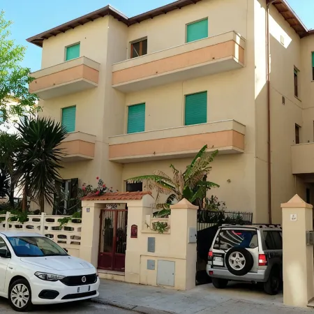 Just 80 Meters from the Sea, Best Area of Alghero, 3 Bedrooms+Private Parking+AC