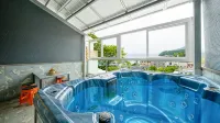 Geoje Island Monaco Pool Villa Pension - Homestays