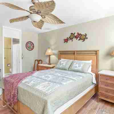 Iconic Turtle Bay- Full Kitchen, 2 Full Baths - Rated 9.6 of 10 - Walk to Beach! Rooms