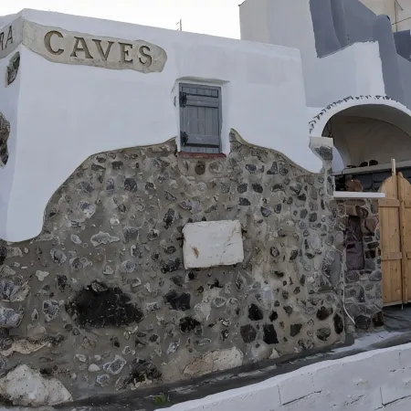 Aura Caves