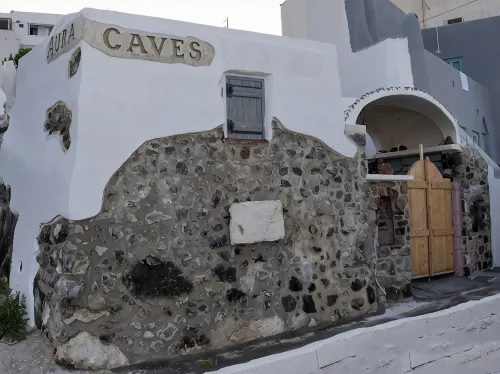 Aura Caves - Hot Springs