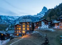 22 Summits Apartments - Condos