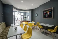 Cherish Lewis Hotel Blackpool- 2 Min to Beach- Smart Lock- Fast WiFi
