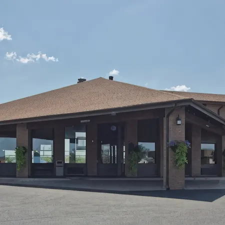 Christopher Inn and Suites