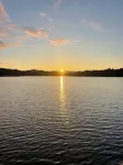 Cute Cabin on Big Pine Lake with a Large Fenced Yard and Lake Access - 홈스테이