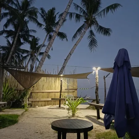 Eddie`s Beach Resort Siargao