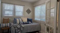 New Charming Murray 2 BR Home just  20 min to mtns or downtown, 5 min to IMC.