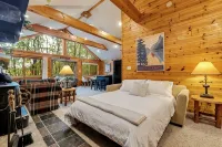 The Robin's Nest, a cozy 3-bedroom cabin in Lake Harmony with Firepit, AC, WiFi