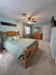 Charming 3-bedroom house with Screened deck, Community Bay/Pool Access and more!