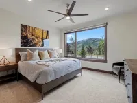 Luxury 5Br on Nat'l Forest: Private Lake, Pool & Hot Tub, Ski Keystone & Breck