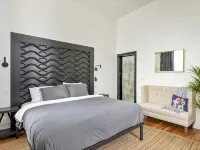 A Cleveland Modern and Historic Apartment Hotels near Cleveland Hopkins International Airport