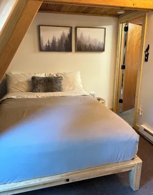 Vintage A-frame Cabin with Private River and Scenic Views - Alphydda