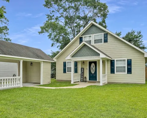 3BR/2B in the heart of Leesville, Southern Comfort Hotels in Leesville