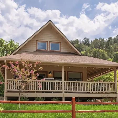 Relax Near Glenwood Hot Springs- 15 Minute Walk