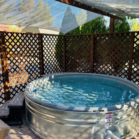 Wagon Wheel Ranch Close to Dvnp with Hot Tub and Cowboy Pool