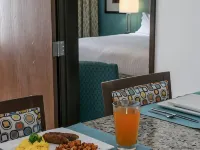 Holiday Inn & Suites DENVER TECH CENTER-CENTENNIAL by IHG Hotels in Centennial