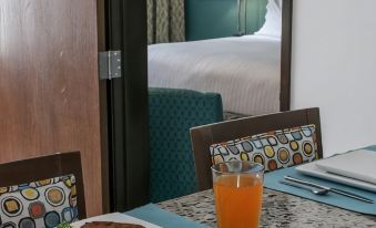 Holiday Inn & Suites DENVER TECH CENTER-CENTENNIAL by IHG