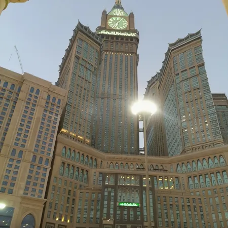 Mövenpick Hotel & Residence Hajar Tower Makkah Отели рядом с достопримечательностью «Королевская часовая башня Makkah»