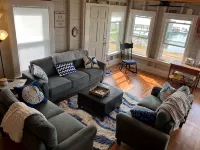Delightful waterfront cottage with beautiful views of the sunset. - 鄉村莊園