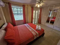 Peaceful 2-bedroom downstairs apartment walking distance to the airport. - 2 stelle
