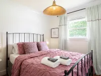 3Bed/2Bath home with new interior design, & backyard Oasis. Minutes to the lake! Hotels in Cornelius
