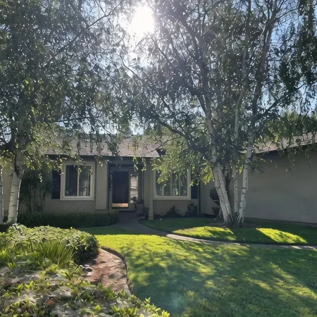 Ham Station - 3 B / 2 BA - Bright & Cheery Home - A Dog’s Dream!