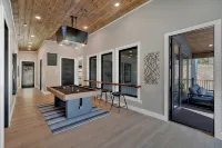 Luxe Lodge/Heated Pool/Hot Tub/Game Room/Sleeps 22/Rocky Top Sports Complex - 산장