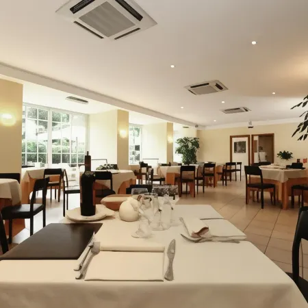 Hotel Giardino d'Europa Отели рядом с достопримечательностью «Аппиева дорога»