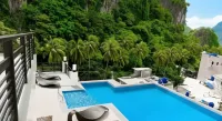 โรงแรมลากูน - สระว่ายน้ำบนดาดฟ้า