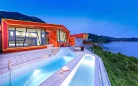Namhae Pumda Pool Villa Pension - Private Pools