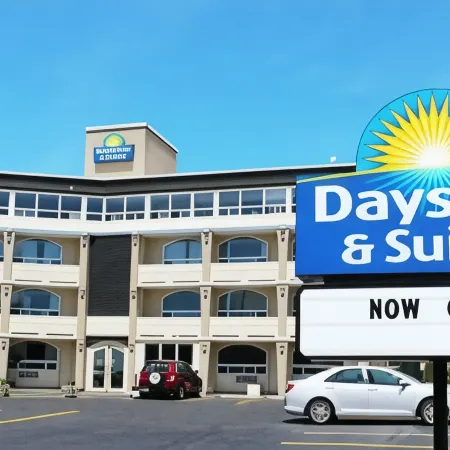 Days Inn & Suites by Wyndham North Bay Downtown