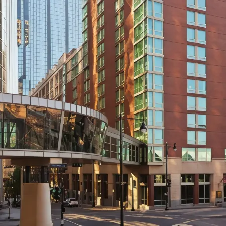 Kansas City Marriott Downtown Отели рядом с Международный аэропорт Канзас-Сити