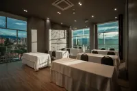 Binn Hotel - 4-Star