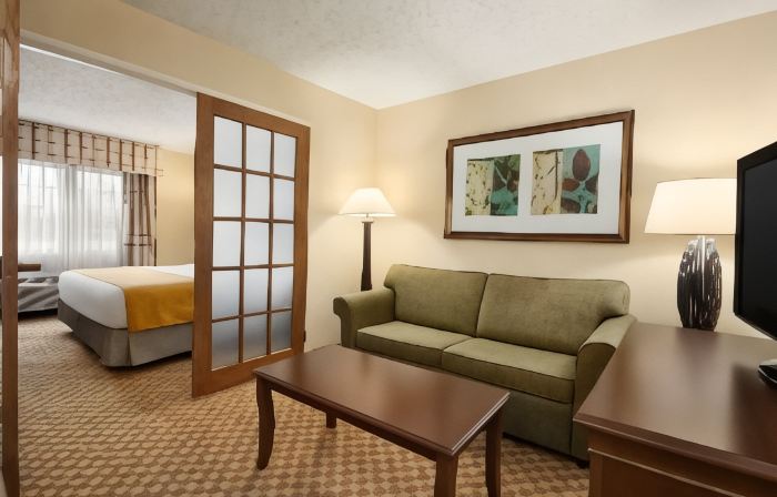 Country Inn & Suites by Radisson, Owatonna, MN