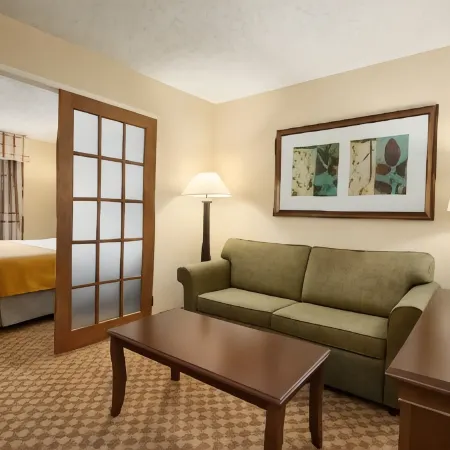 Country Inn & Suites by Radisson, Owatonna, MN