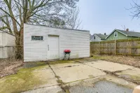 6 Mi to Dtwn Attractions Buffalo Apartment!