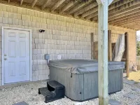 The Oceans Oyster-Hot tub, 5 min to beach, Pets, Sleeps 10 , Sound Views!! - Kitchens