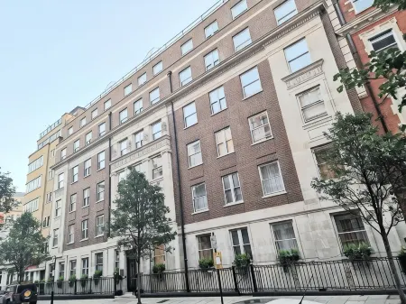 Astor Court Hotel