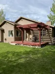 Spacious 3B/2BA house w/ fenced yard+mountain view - Wi-Fi