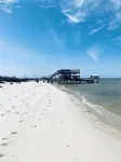 Private Beach &  Private Dock for Fishing!  Bring Dogs! August Discounts -15-20% - Beach