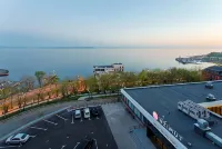 Azimut Hotel Vladivostok - parkir