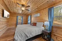 Jasper Cabin w/ Hot Tub, Fire Pit & Mtn Views