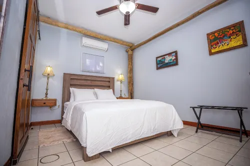 Bze Nature Nook – 2 Private 1BR Suites, Lagoonfront, Gated, 10 Min from Airport - 2-Star