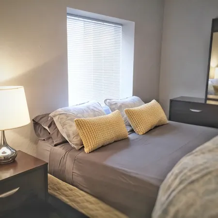 Executive Suite 1 Bedroom Hotels in Thornton