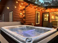 Cub Cabin on Massanutten Resort- Fully Renovated Log Cabin- Hot Tub & Fire Pit
