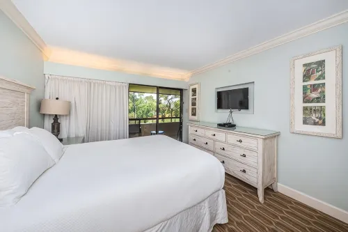 Beautiful condo on Copperhead. Beaches nearby!