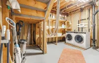 Pearson Gateway Executive Suite – 2Br + 2 Parking - Condos