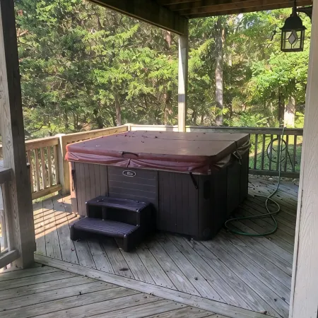 What a Life - Norris Lake Front House w/ dock, hot tub and NO-steps to lake