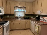 Pink Door Charming 2-bedroom house with WiFi, AC in nice Oneonta, Close to Food Hotele w: Oneonta